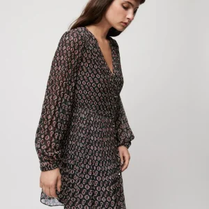 Vestido plisado con botones