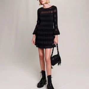 Vestido corto de punto calado