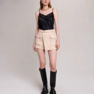 Pantalón corto asimétrico