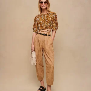 Top corto con estampado de leopardo