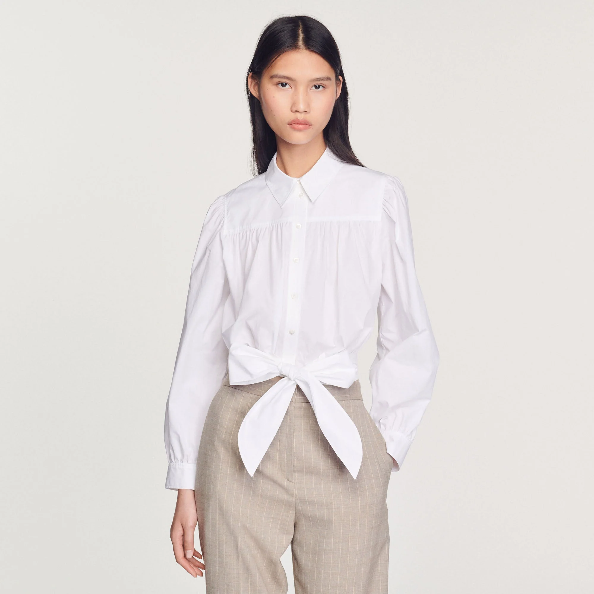 Camisa corta anudable