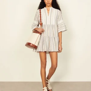 Vestido corto evasé de manga corta