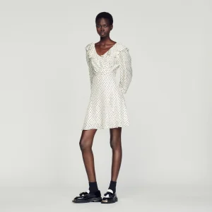 Vestido corto con estampado de lunares