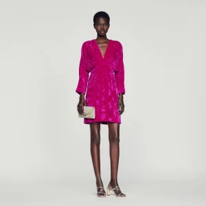 Vestido corto de terciopelo aplastado