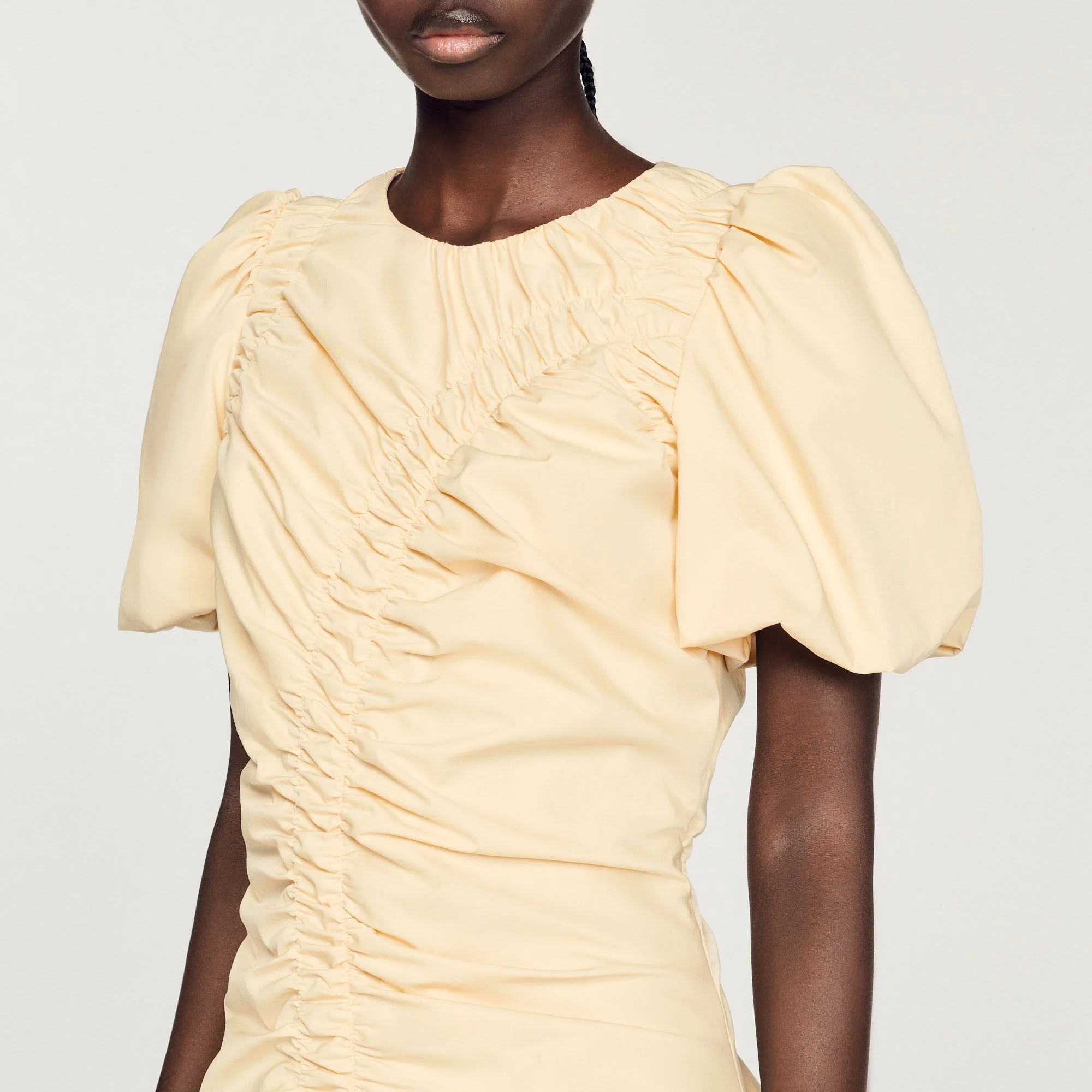 Vestido corto fruncido - Imagen 3