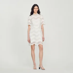 Vestido corto de guipur