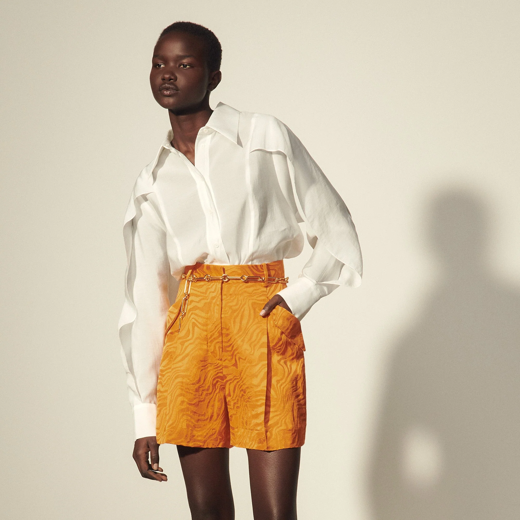 Shorts ancho de jacquard tono sobre tono