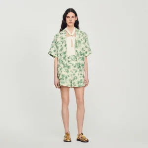 Short ancho con estampado de palmeras