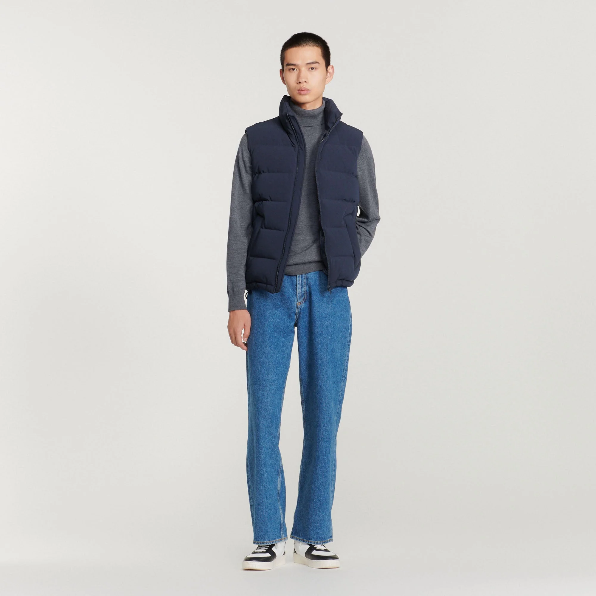 Plumífero sin mangas de tejido técnico