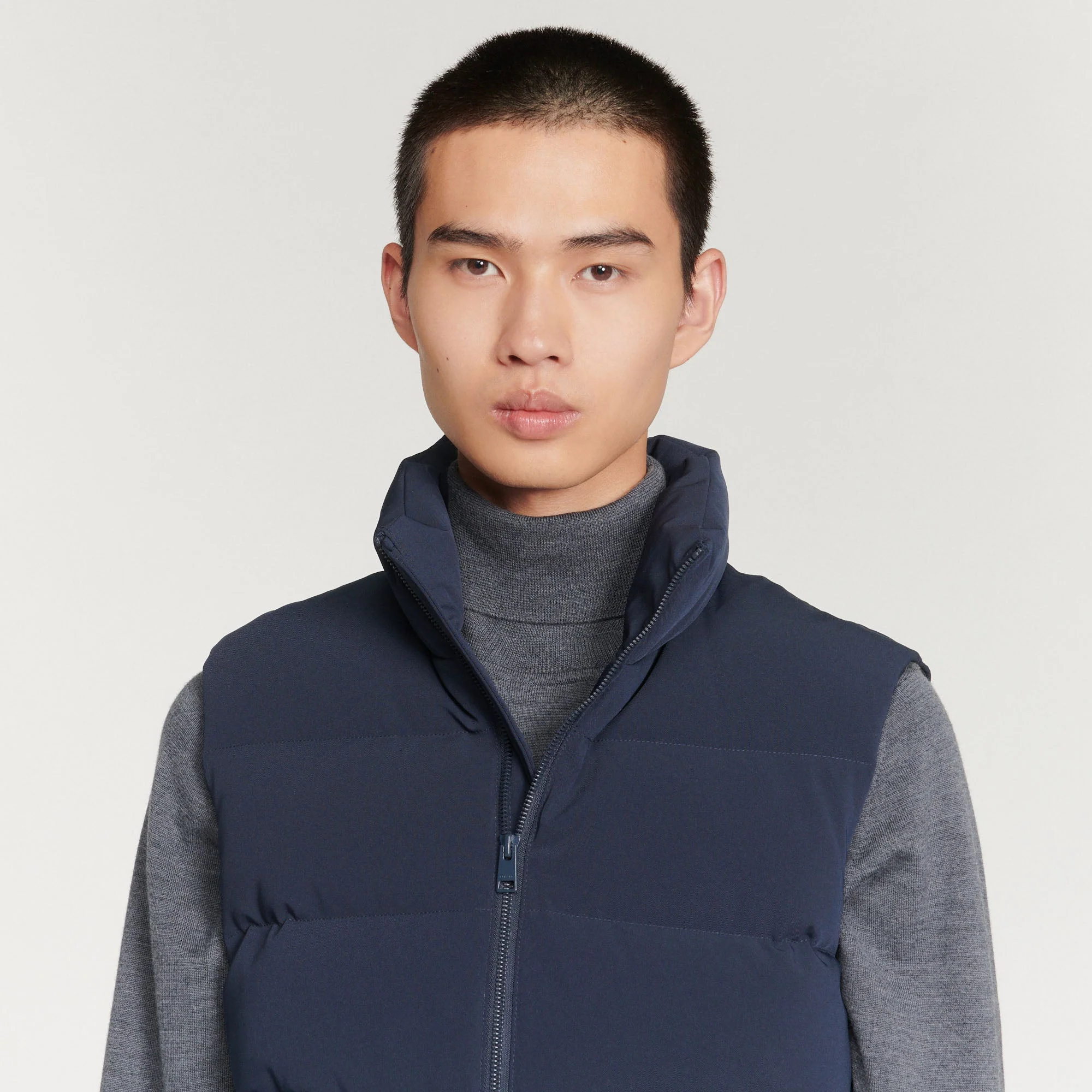 Plumífero sin mangas de tejido técnico - Imagen 3